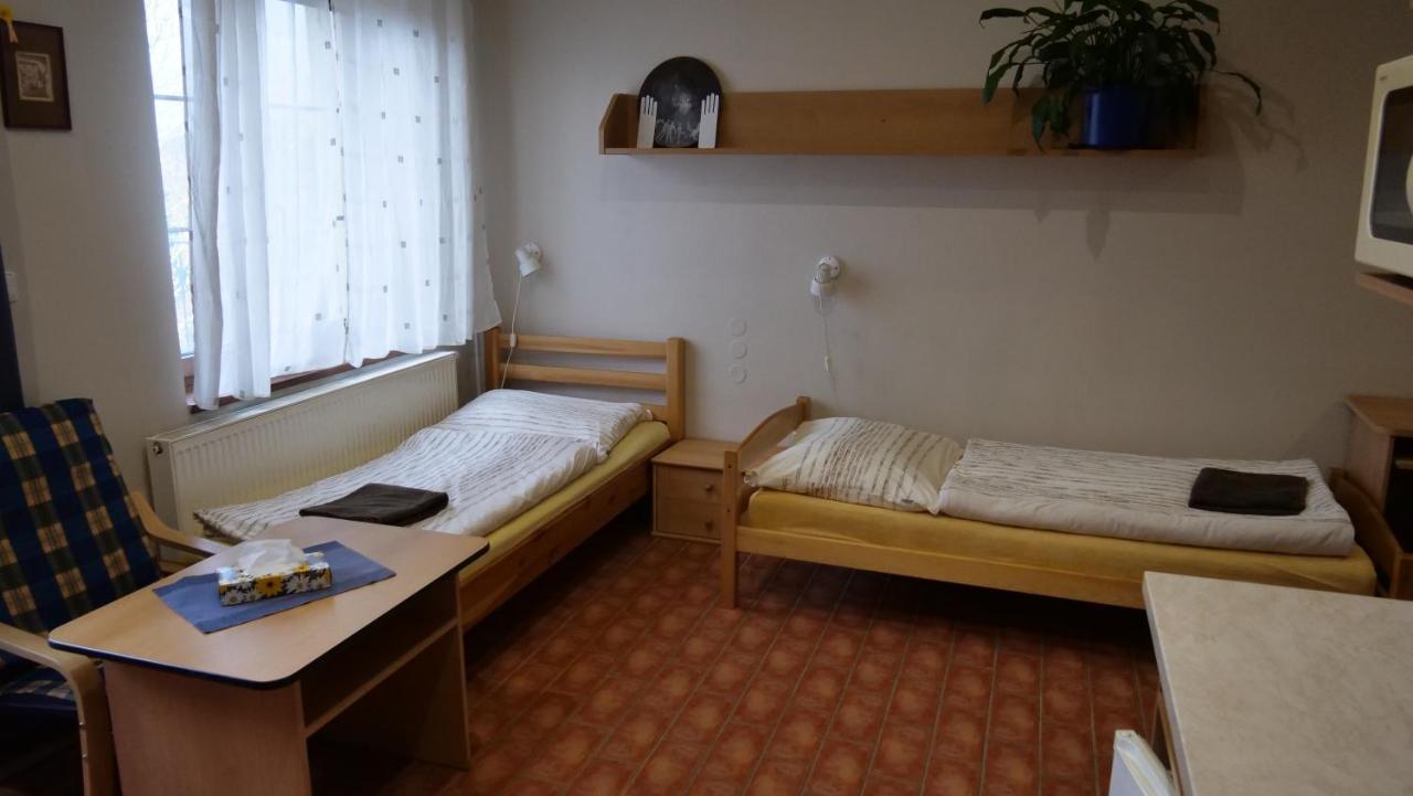 Penzion Na Hradbach Лоуни Екстер'єр фото