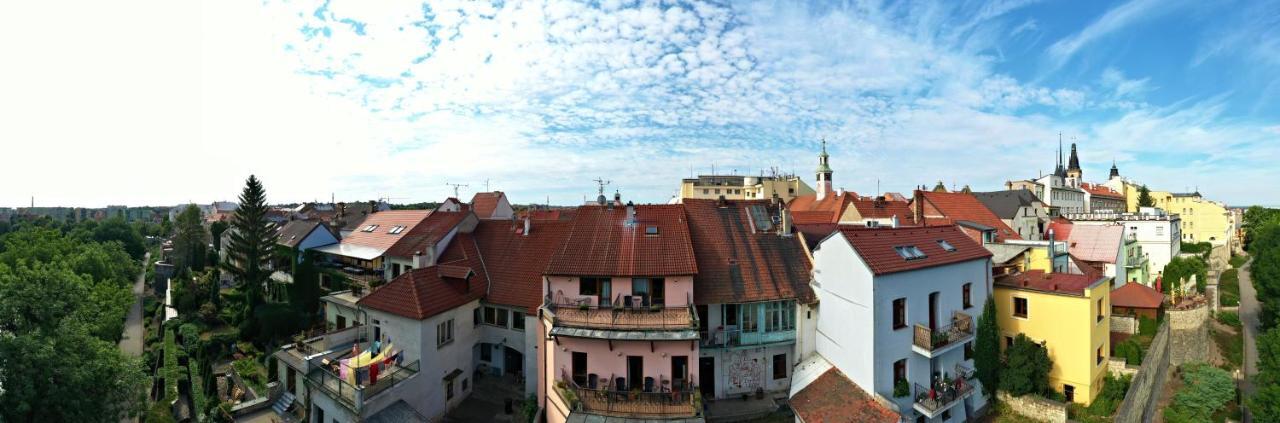 Penzion Na Hradbach Лоуни Екстер'єр фото